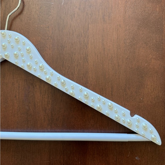 Pearl wedding hanger - Picture 4 of 4